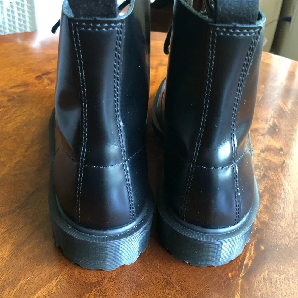 Dr. Martens Black Leather Asange Lace Boots US 8 UK 7